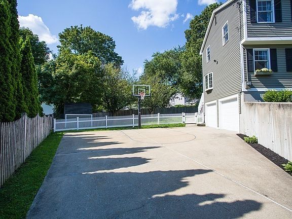 4th image of 6 Pilgrim Hts