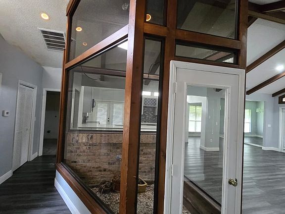 4th image of 361 Greenfield Rd