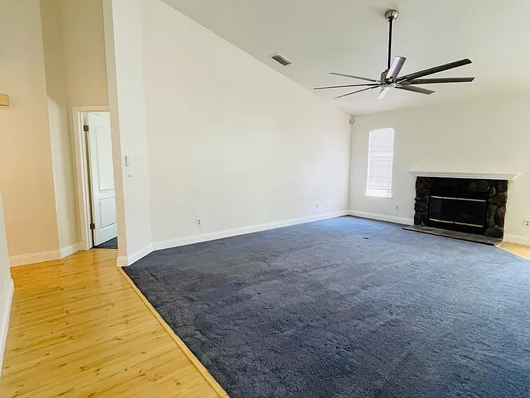 836 Marsh Creek Dr — Photo 17