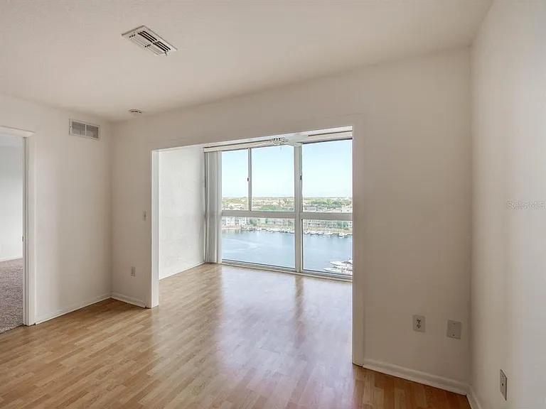 4939 Floramar Ter #912 — Photo 17