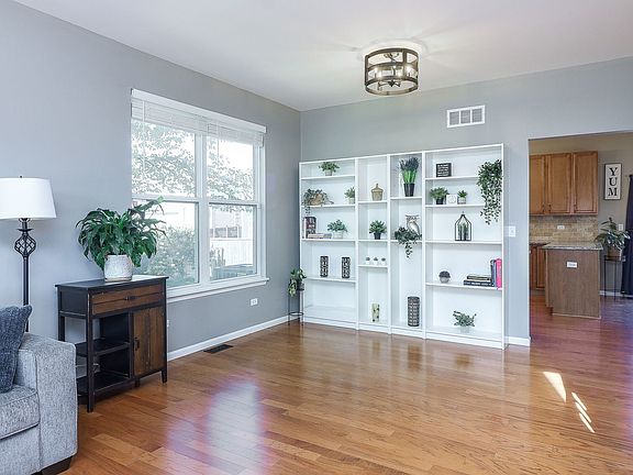 4th image of 1726 Kenicott Ct
