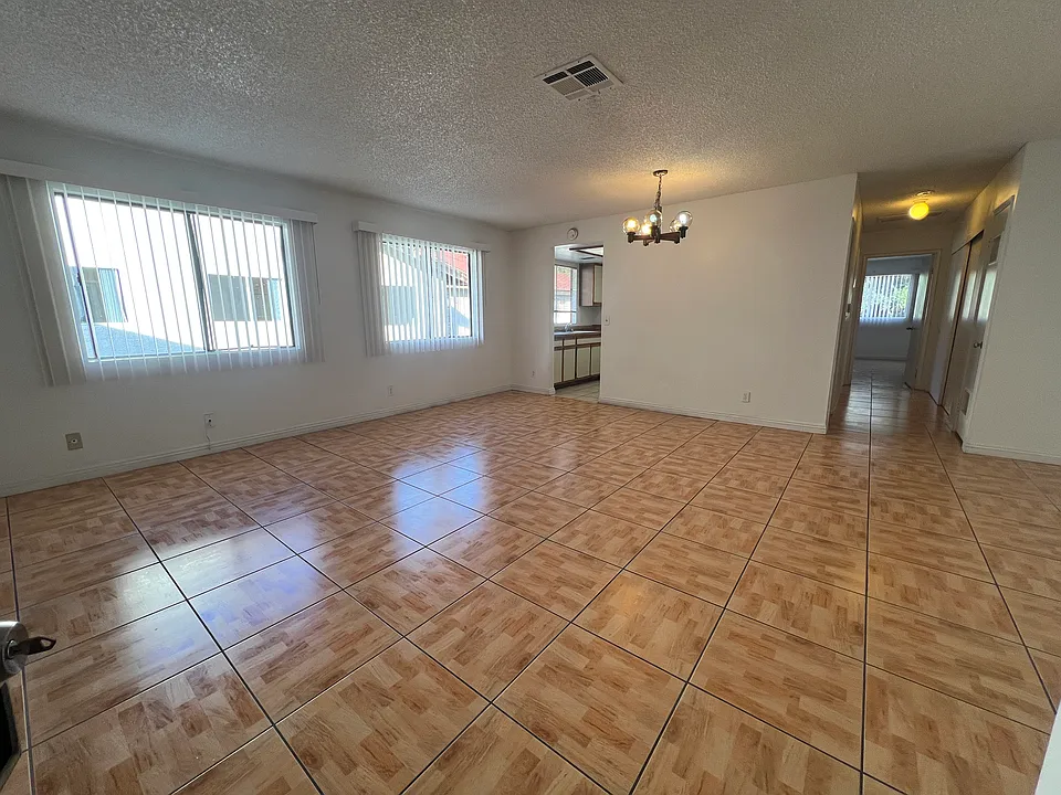 Entrance/Living Room