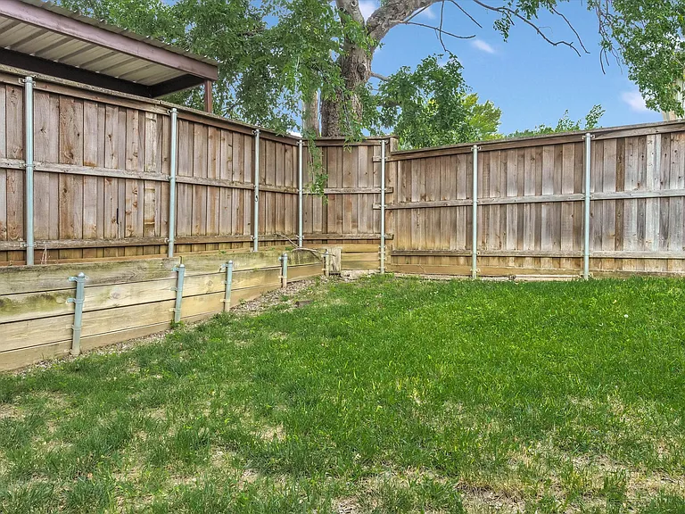 332 W Corporate Dr — Photo 15