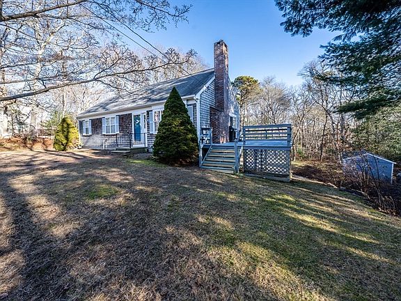 3rd image of 120 Great Hill Dr