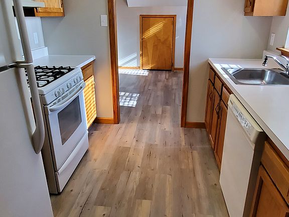 4th image of 706 Darby Rd #3