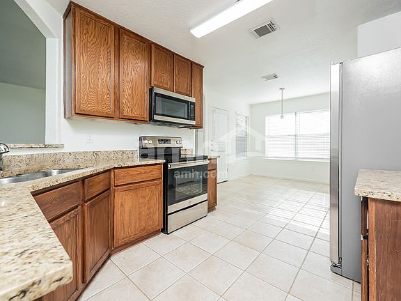 4th image of 3709 Breckenridge Dr