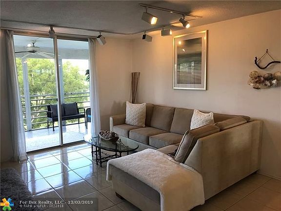 Home For Sale In Boca Teeca