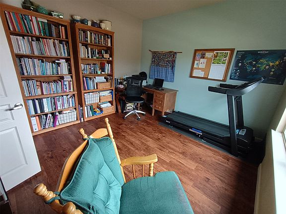 3rd image of 3104 Buckthorn St