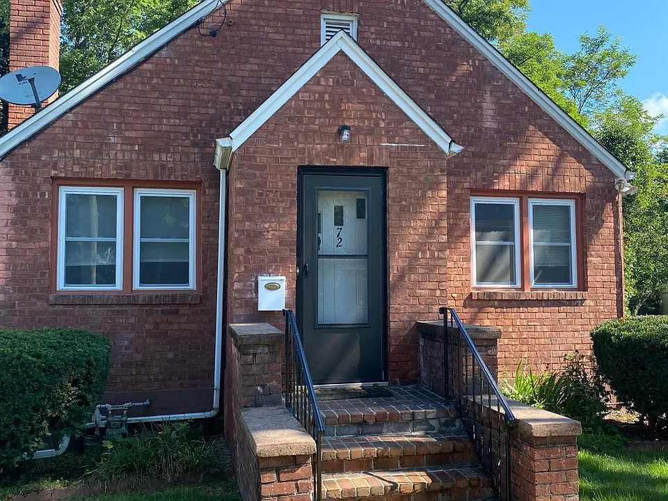72 W Center St