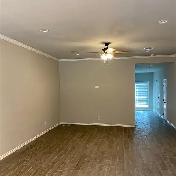 4015 Golden Eagle Dr #B — Photo 3