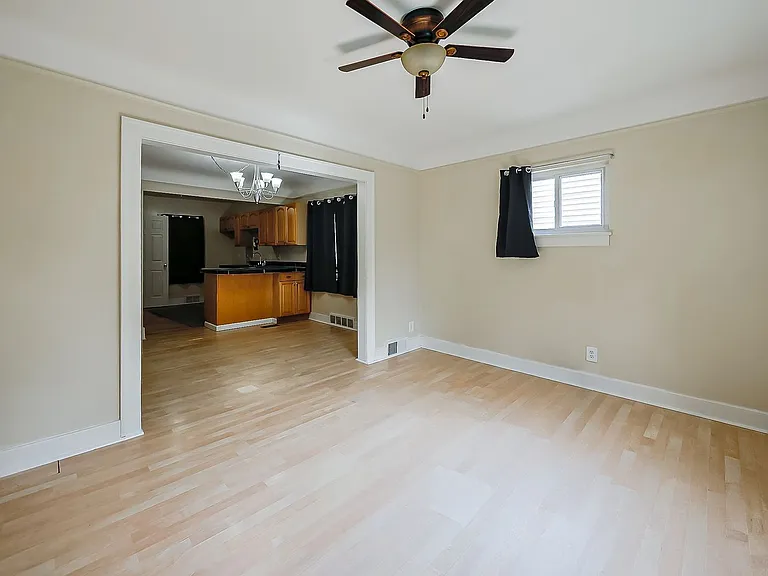 358 S Marshall St — Photo 8