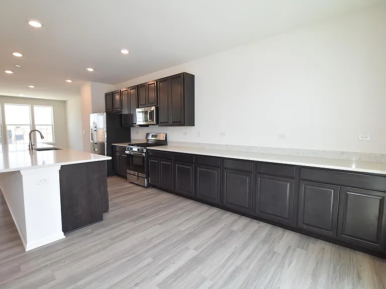 2945 Showplace Dr — Photo 16