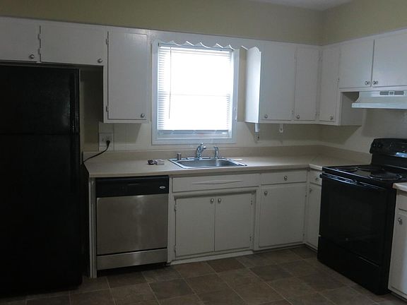 5th image of 7802 Jonquil Dr