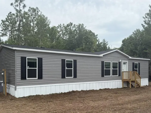 131 Franklin Dr, Hawthorne, FL 32640