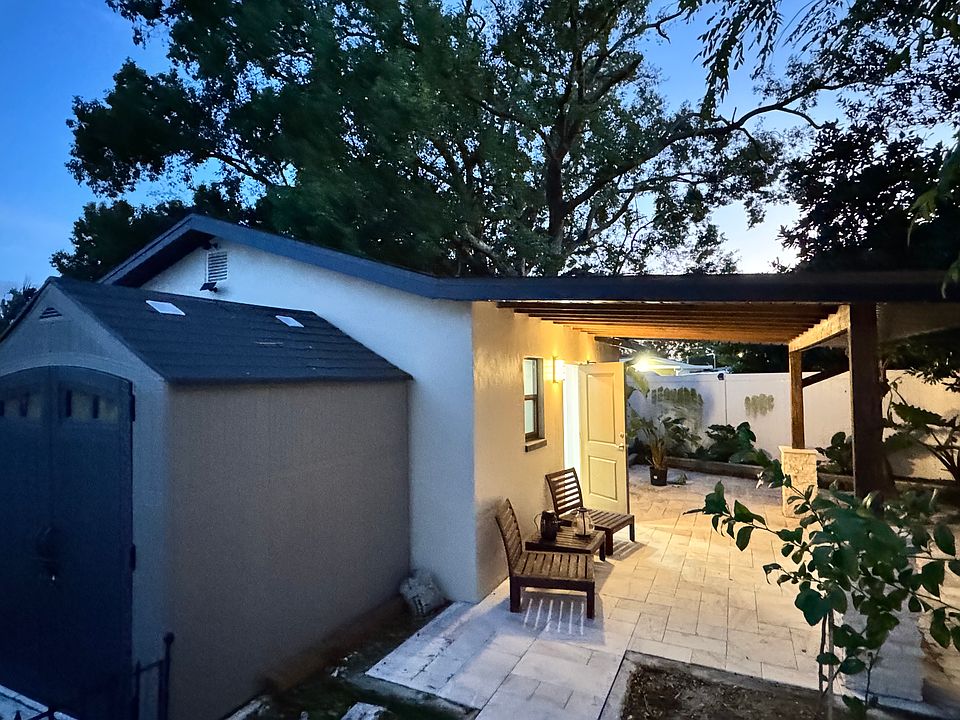 1st image of 2116 W Kirby Cir #A