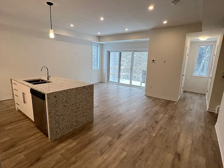 25 Isherwood Ave #D062 — Photo 7