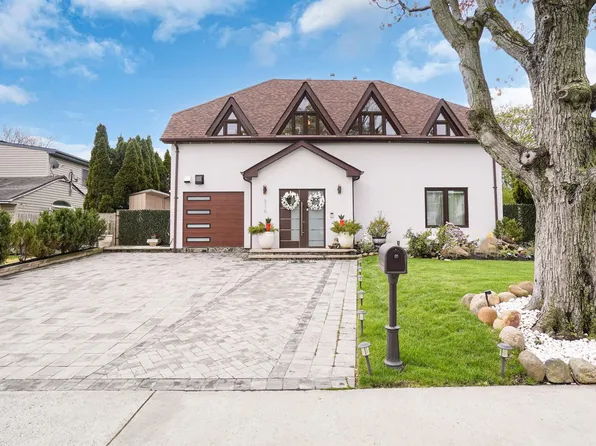 316 Acre Lane, Hicksville, NY 11801