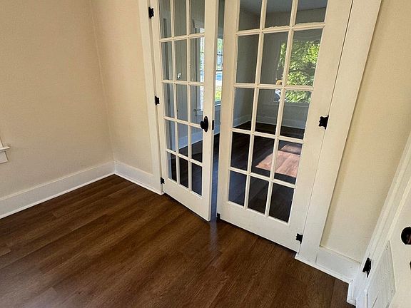 5th image of 208 N Elm St