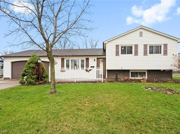 4401 Forest Hill Dr, Lorain, OH 44053