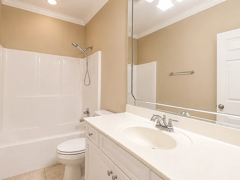 112 Saint James Pl — Photo 19