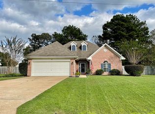 39 Hazelnut Cir, Columbus, MS 39705