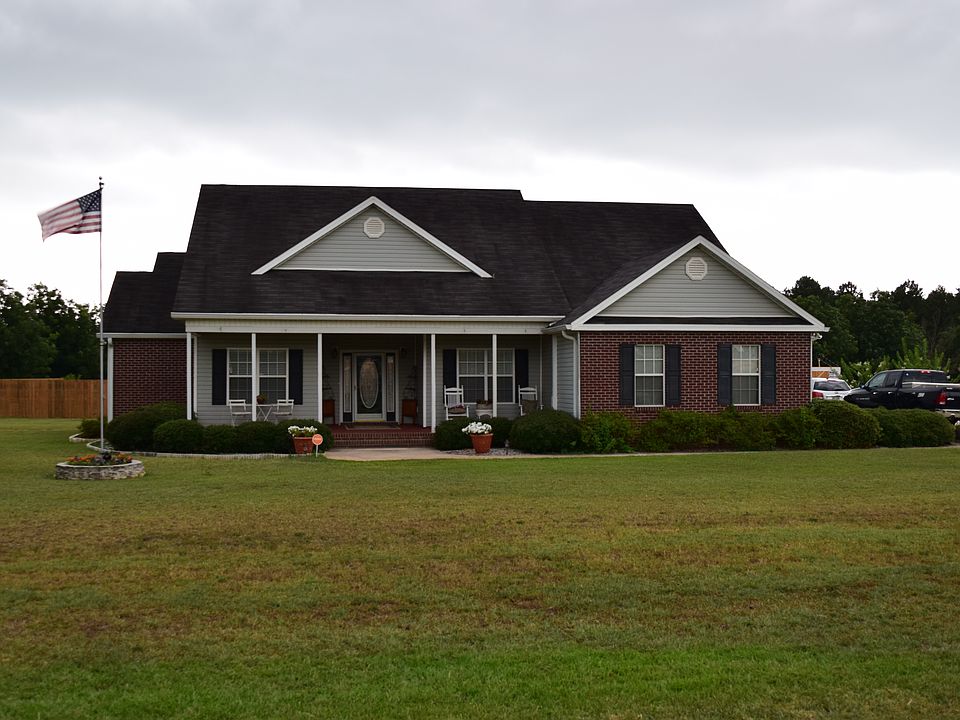 Beautiful home on 1 acre