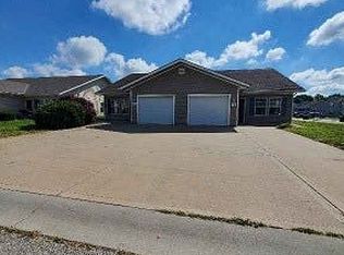 714 Meadow Ln UNITS A & B, Peculiar, MO 64078