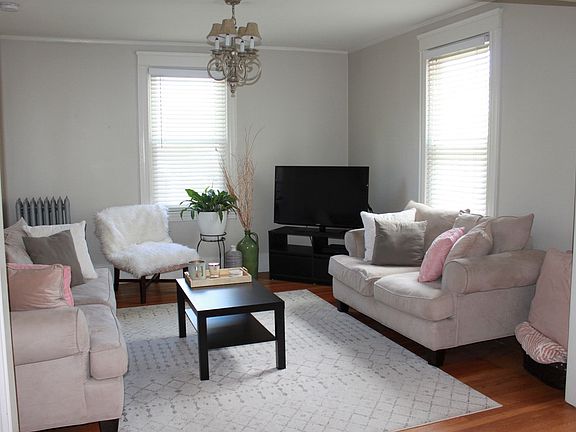 5th image of 86 Oak Hill Ave #1