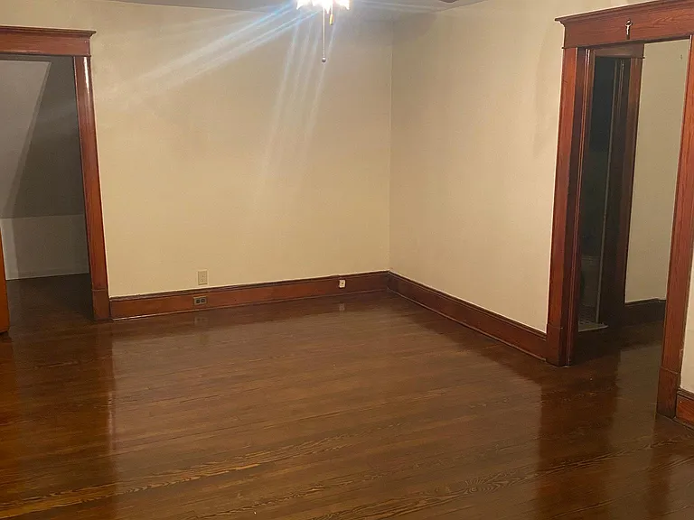 135 S Dewey Ave — Photo 6