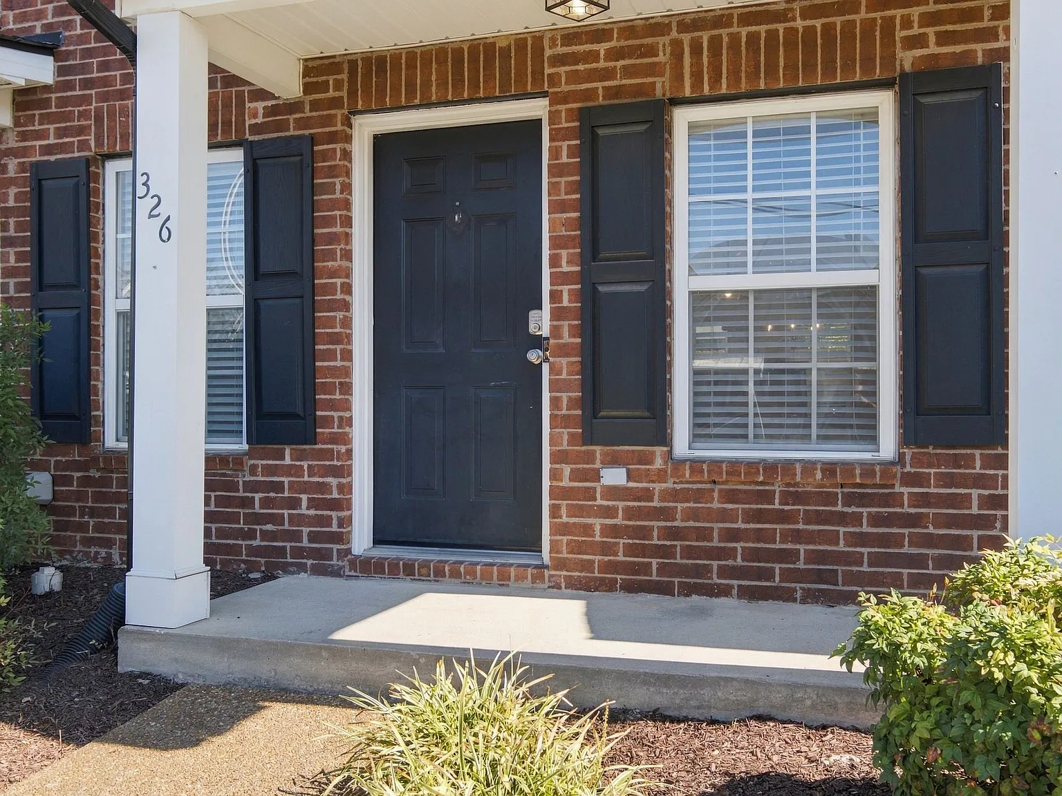 2 bed, 2.5 bath, 1152 sqft, $1,695 — Photo 2