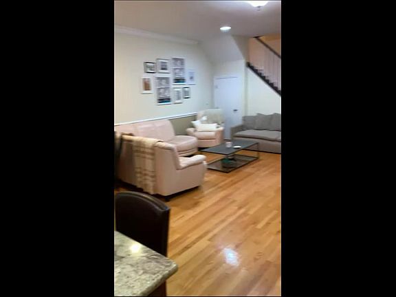 5th image of 2847 N Southport Ave #4F