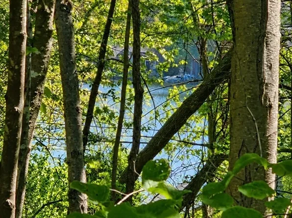 12 Carey Rd, Sturbridge, MA 01566