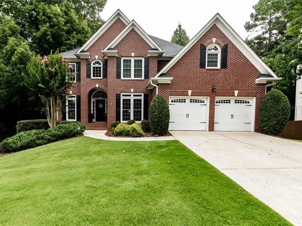825 River Cove Dr, Dacula, GA 30019