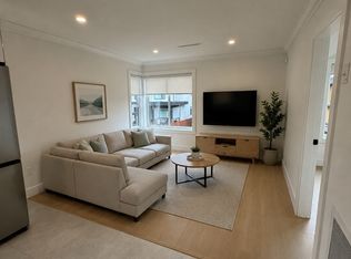7828 11th Ave, Burnaby, BC V3N2N3