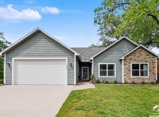 1414 E 25th Ter, Lawrence, KS 66046