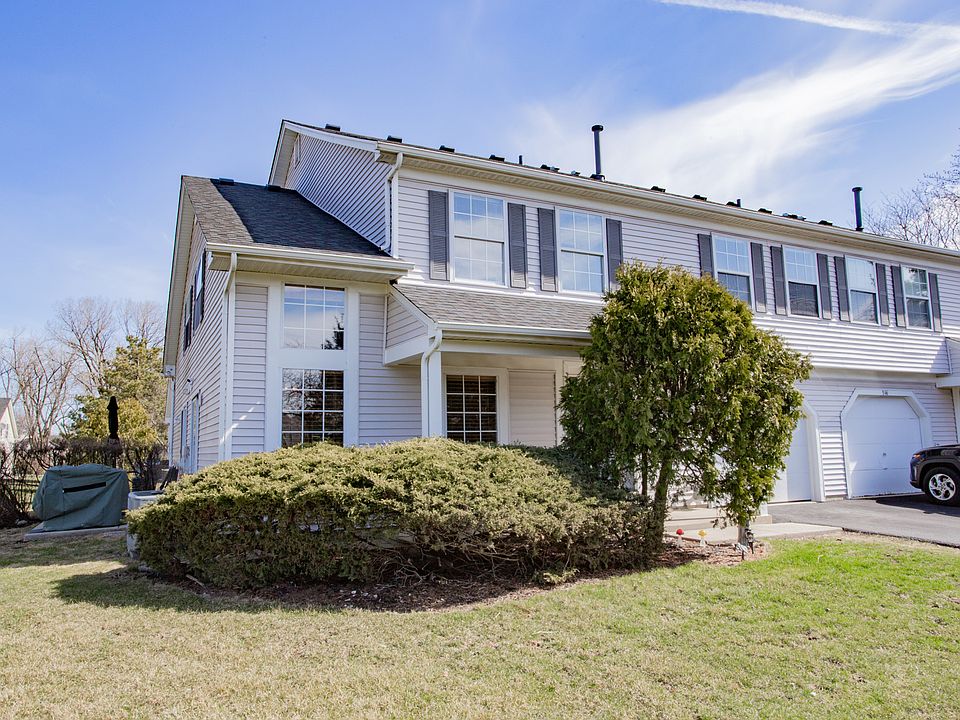 1st image of 320 Wisteria Dr