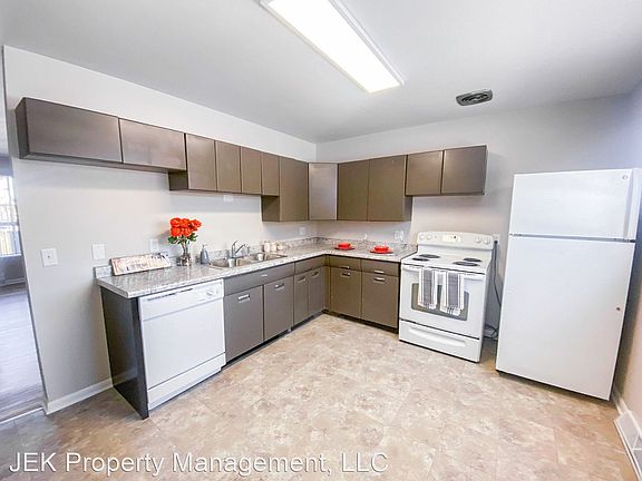 2nd image of 1118 Catalpa Cir #1119