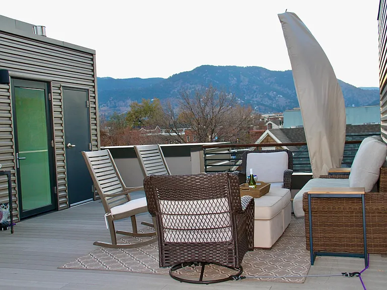 rooftop deck Sanitas views