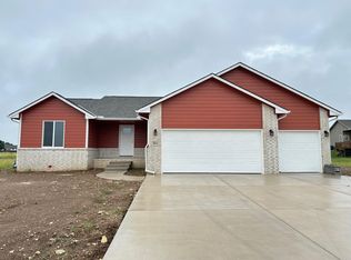 2821 N Rutland Ln, Augusta, KS 67010