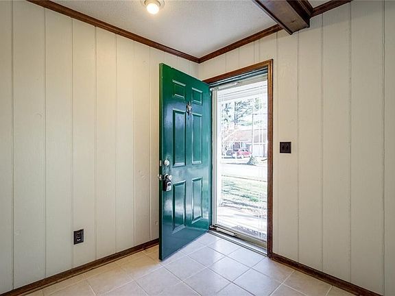 4th image of 940 Hanbury Ct