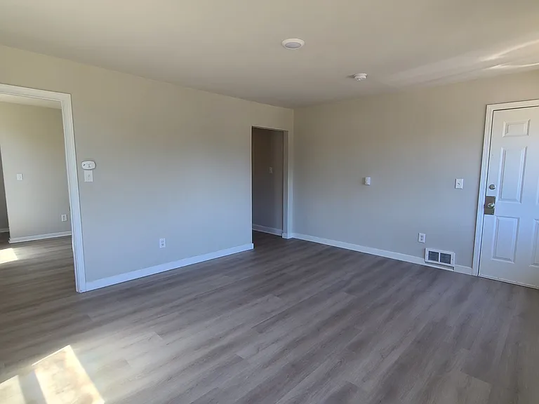 103 S 12th St #2 — Photo 2