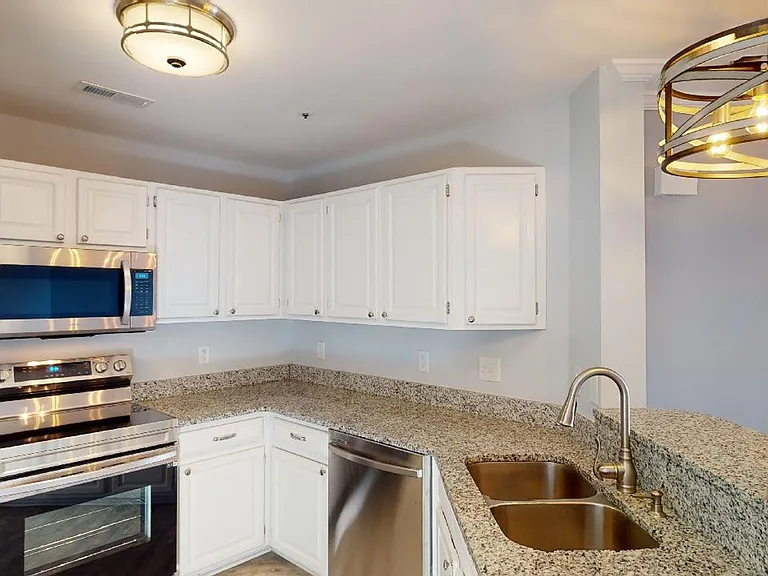 1105 Torrence Cir — Photo 12