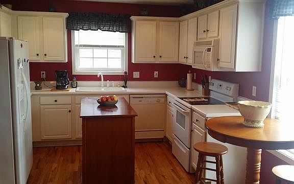 5th image of 3825 Hawthorne Dr