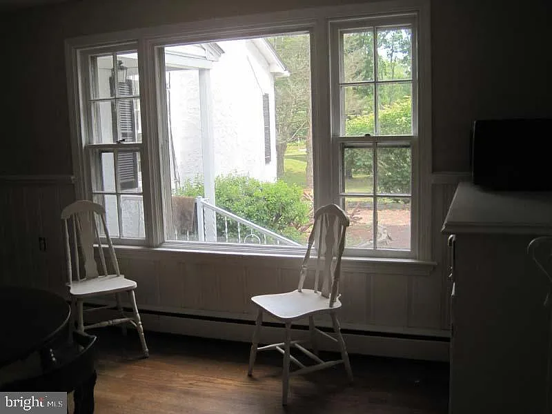 1 bed, 800 sqft, $1,300 — Photo 3