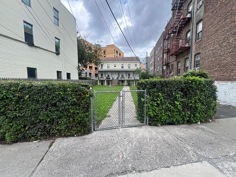 334 Summit Ave #1 — Photo 1