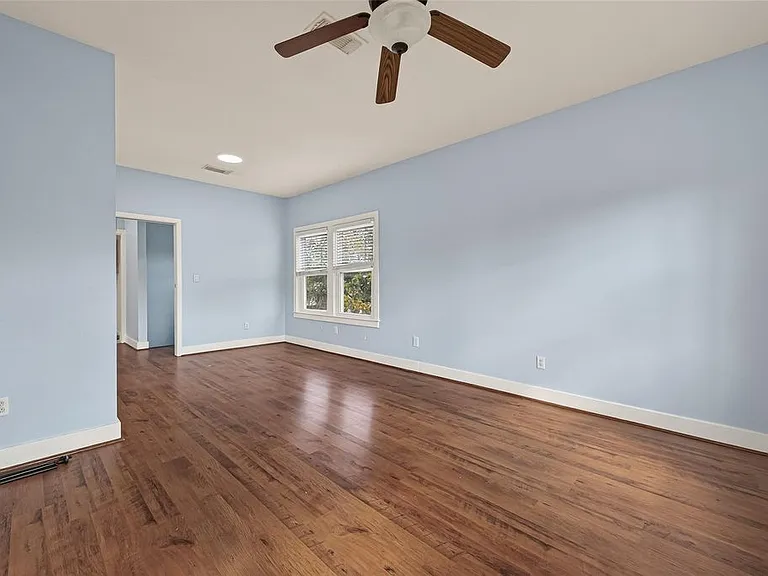 1620 Andrews St — Photo 9