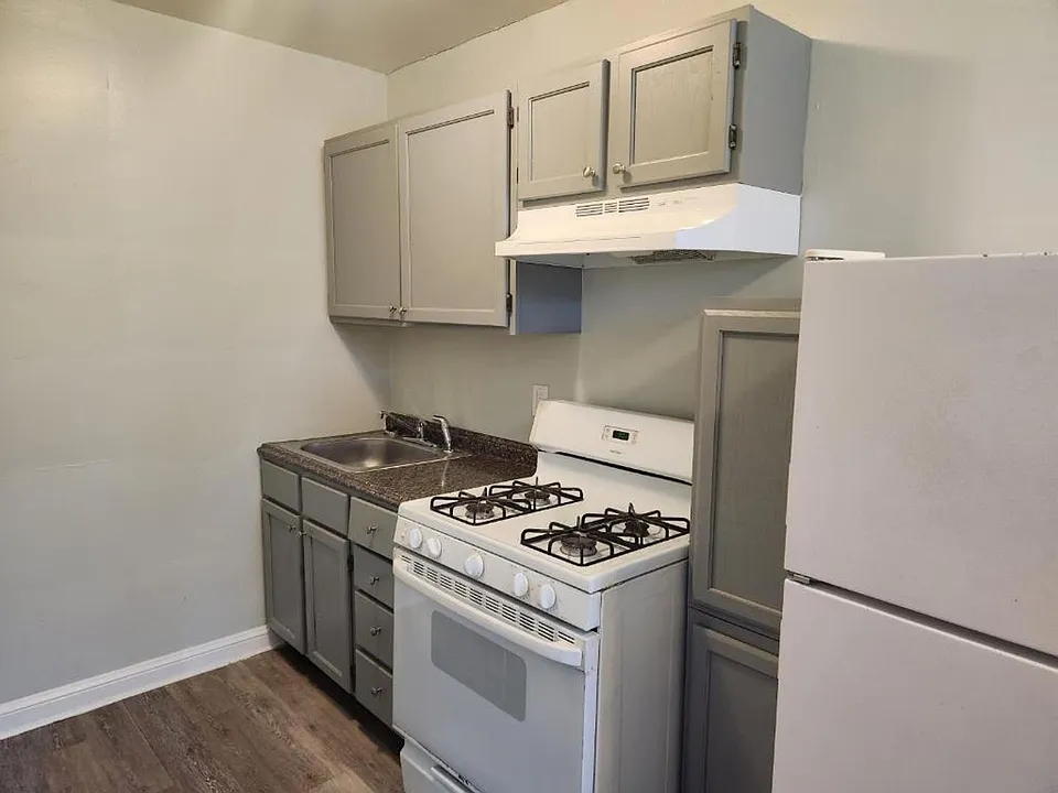 116 44th Street NE