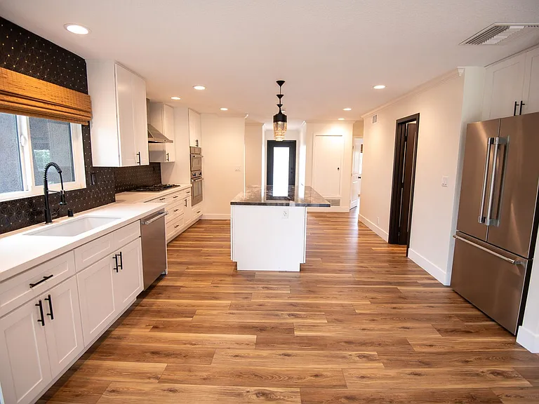 1226 E Ensign Cir — Photo 10