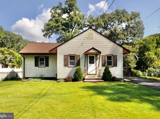 16 18th St, Burlington, NJ 08016
