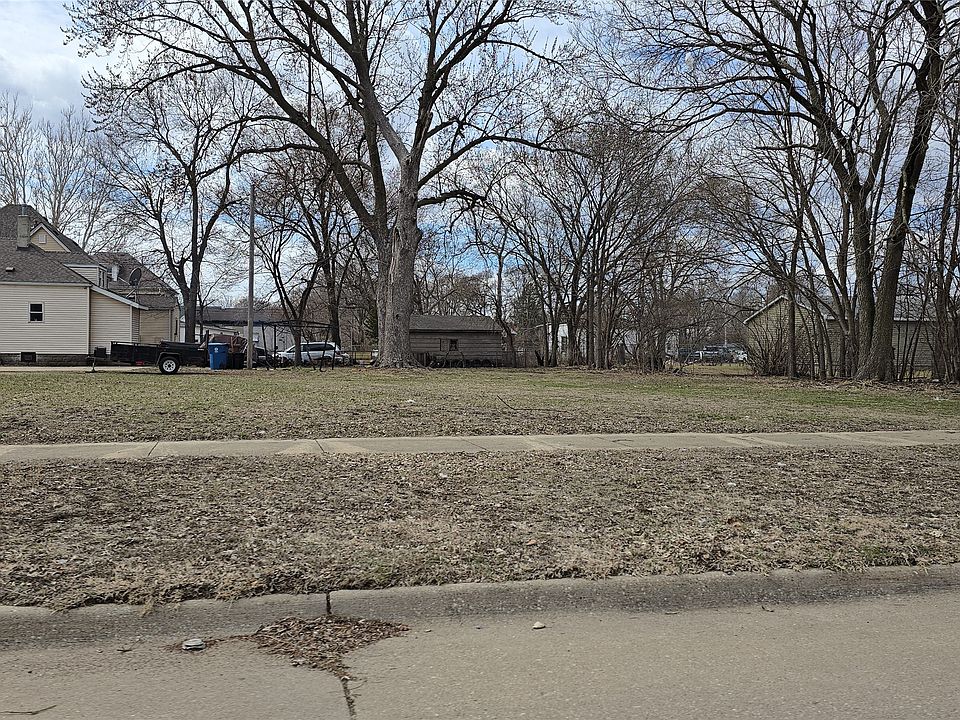 2nd image of 232 Webster St